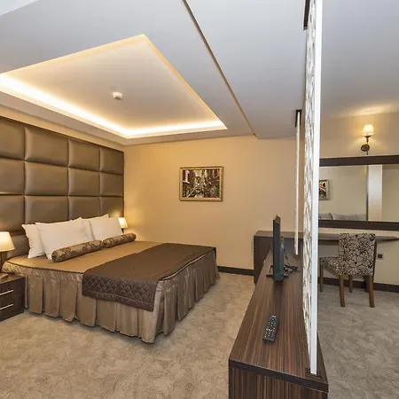 Romeo 5* Isztambul