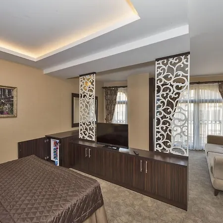 Romeo 5* Isztambul
