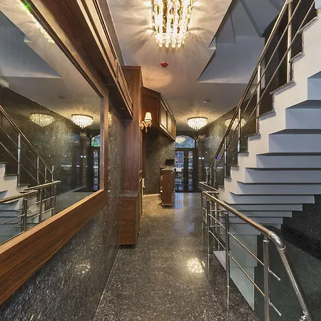 Romeo 5* Isztambul