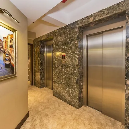 Hotel Romeo